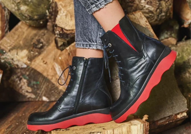 Best shoes for standing all day: Akita WR