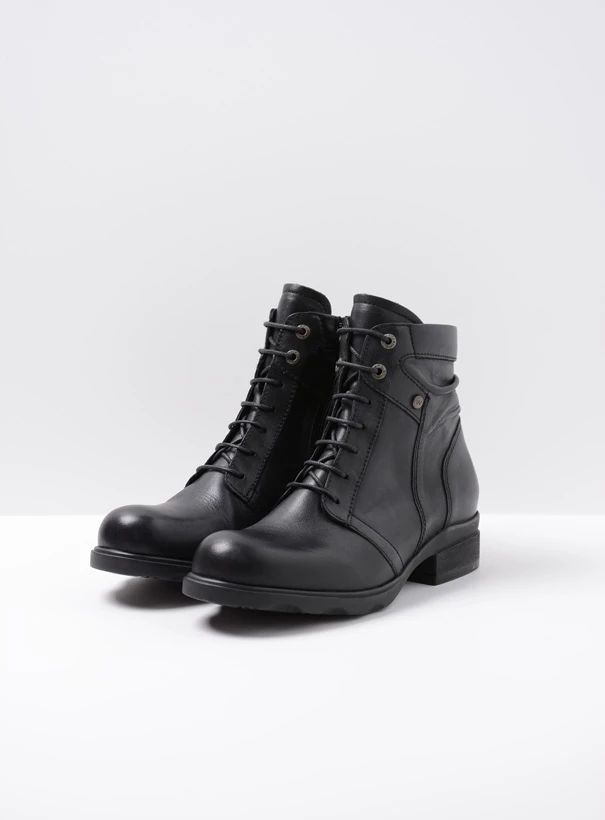 wolky high lace up shoes 02628 center wr 20000 black leather front